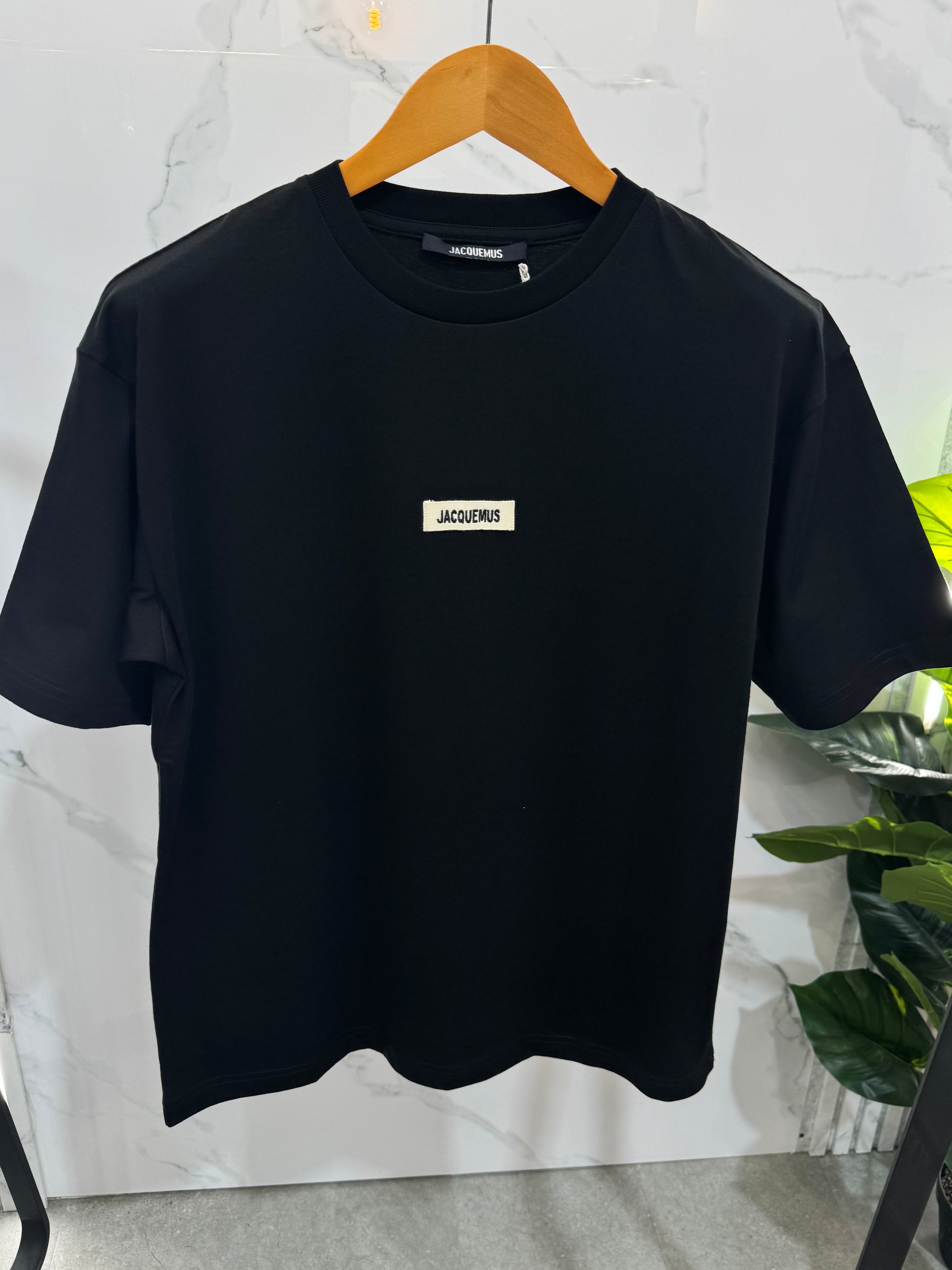 JACQUEMUS Logo Patch Ανδρικό T-Shirt – Black - NEW1729