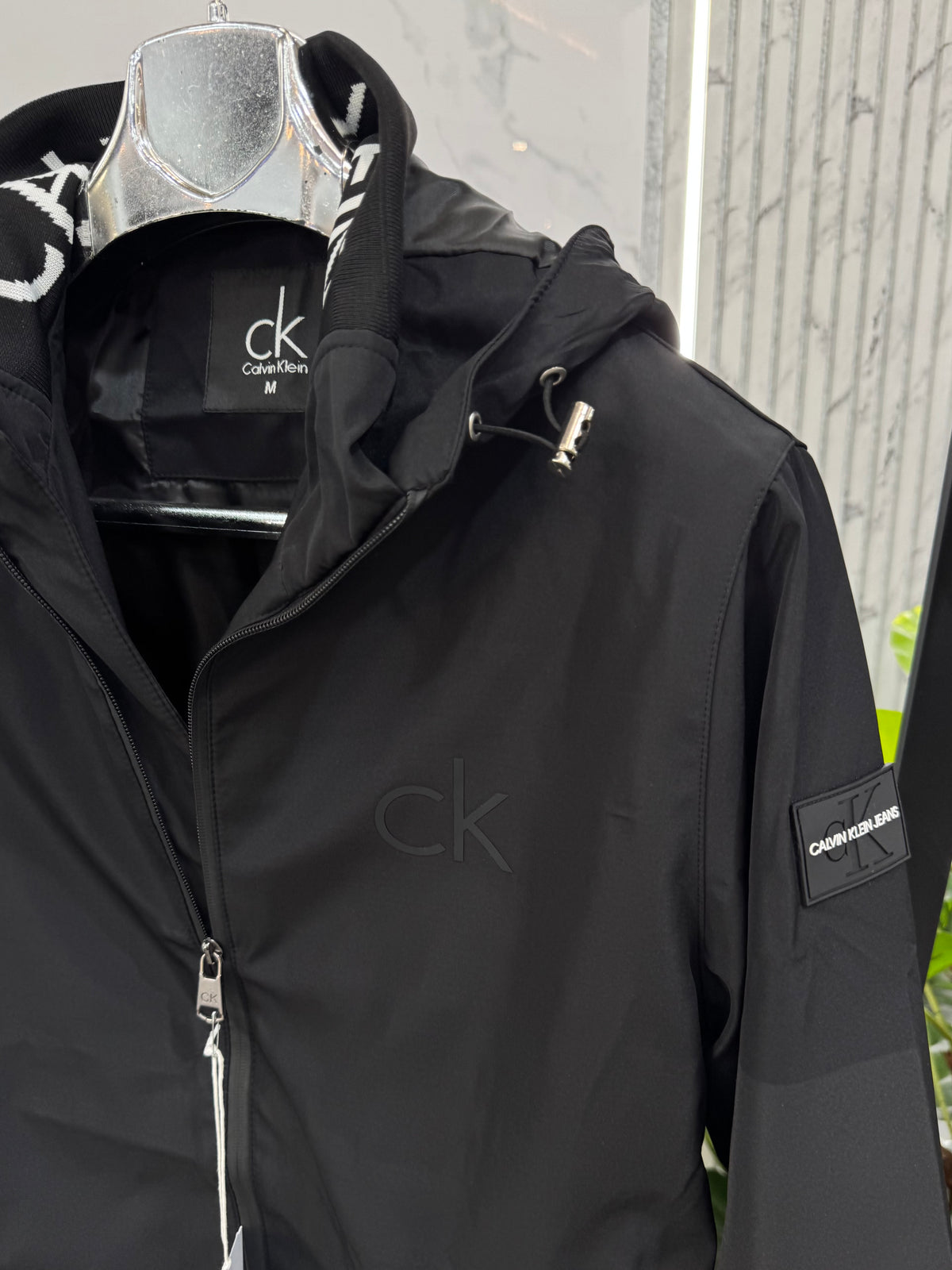 CALVIN KLEIN Hooded Windbreaker Jacket – Black - NEW1858