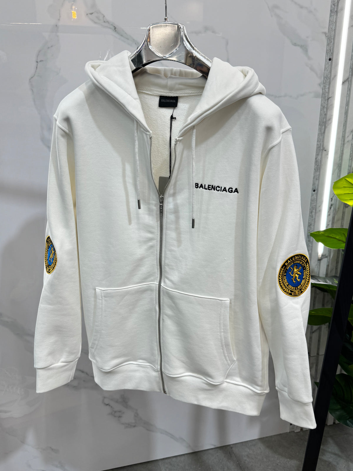 BALENCIAGA Crest Patch Zip-Up Hoodie – White - NEW1939