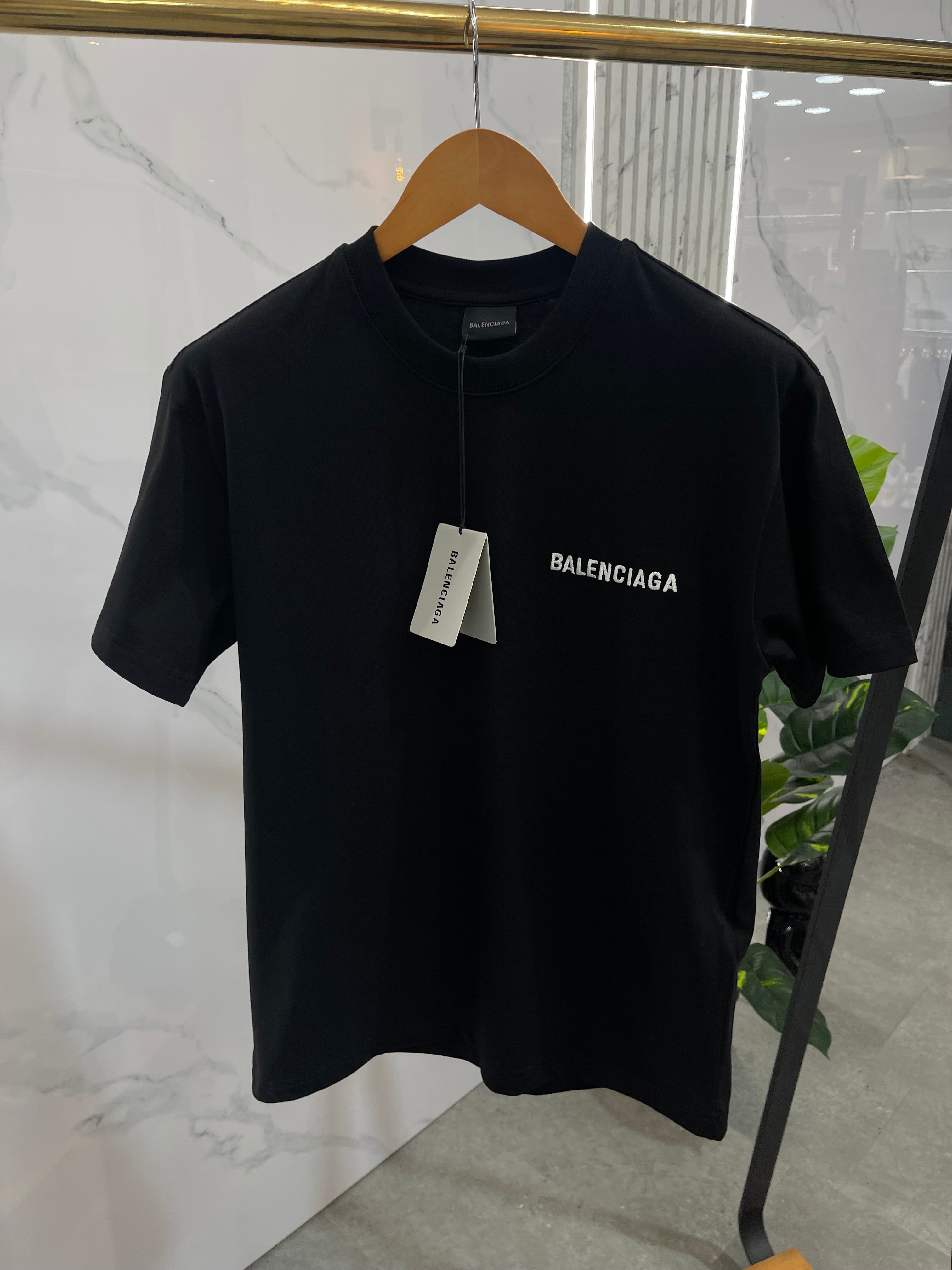 BALENCIAGA Classic Logo T-Shirt – Black - NEW1744