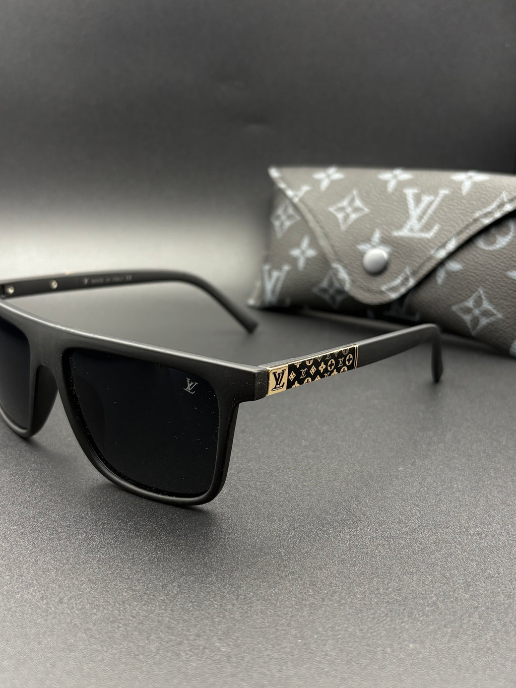 LOUIS VUITTON SUNGLASSE - NEW1334