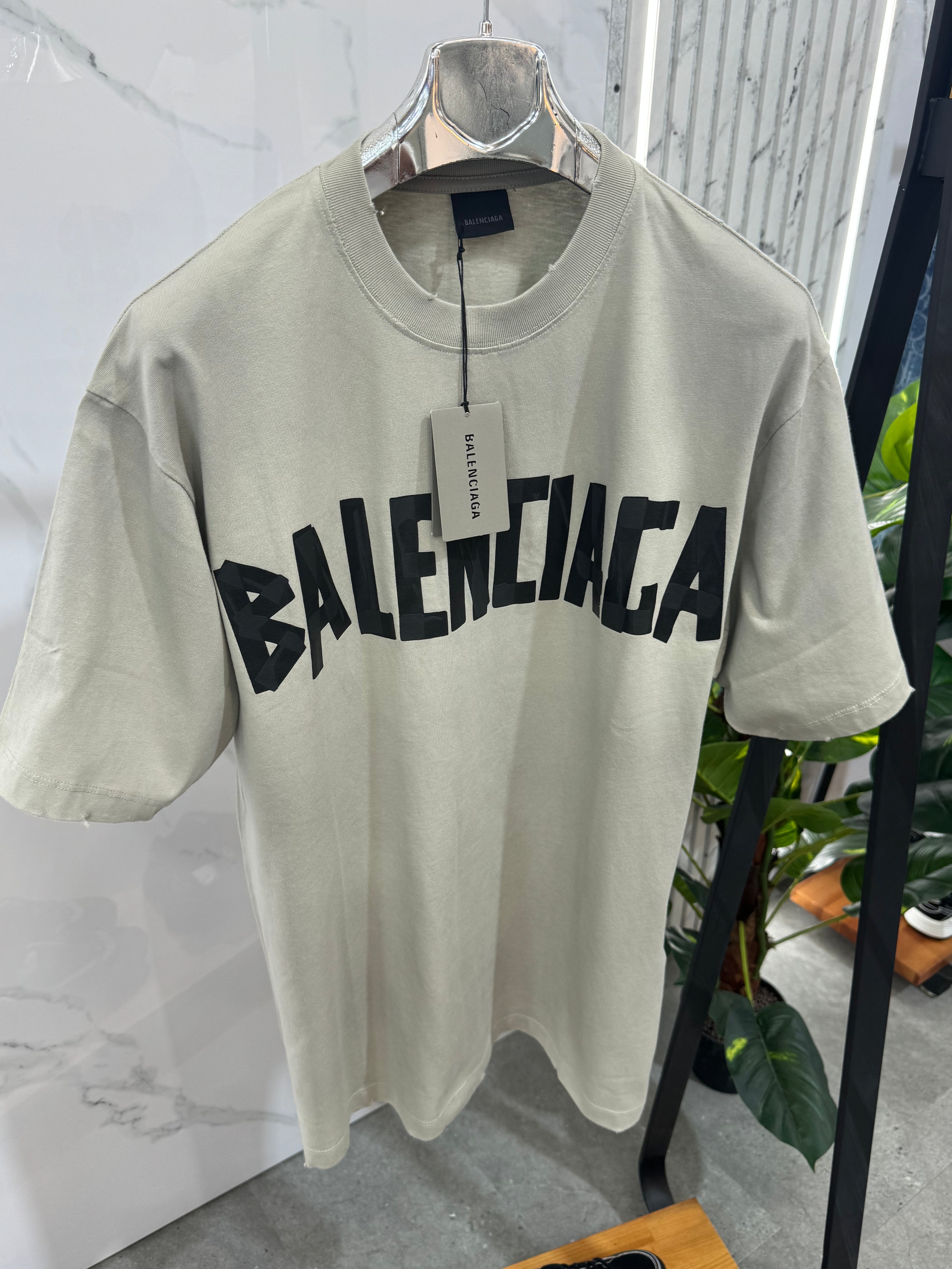 BALENCIAGA Tape Logo Oversized T-Shirt – Beige - NEW1751