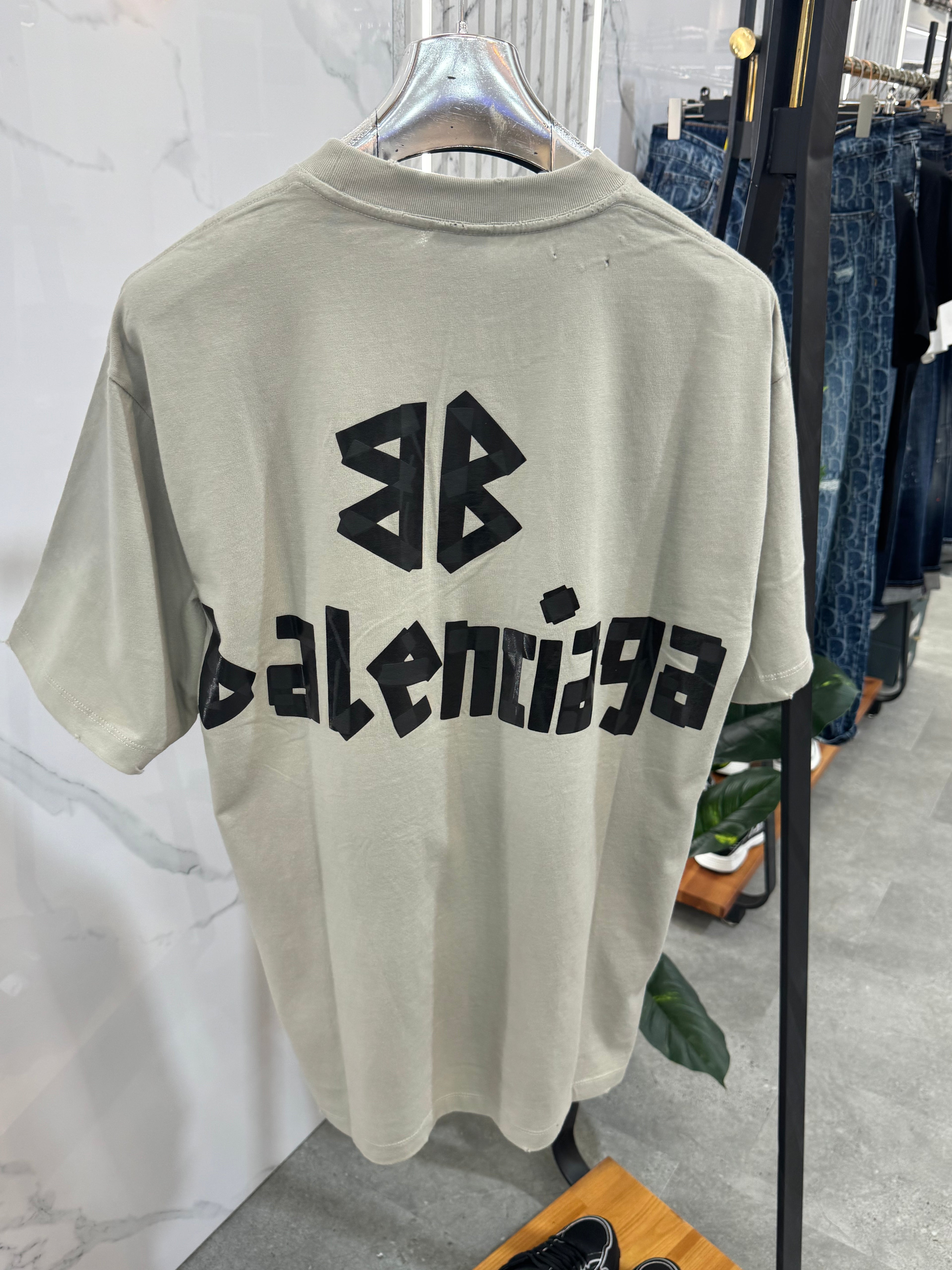 BALENCIAGA Tape Logo Oversized T-Shirt – Beige - NEW1751
