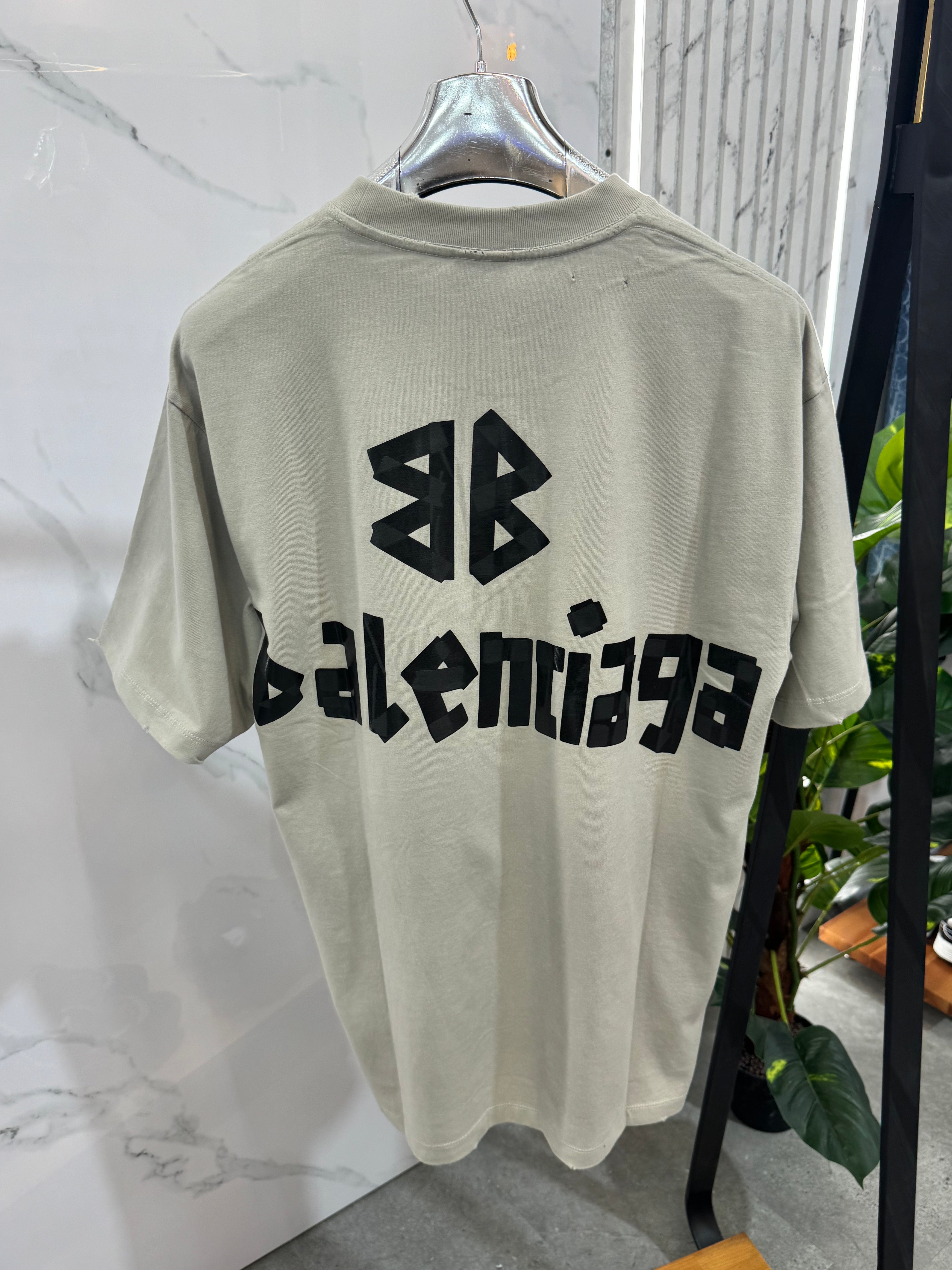 BALENCIAGA Tape Logo Oversized T-Shirt – Beige - NEW1751