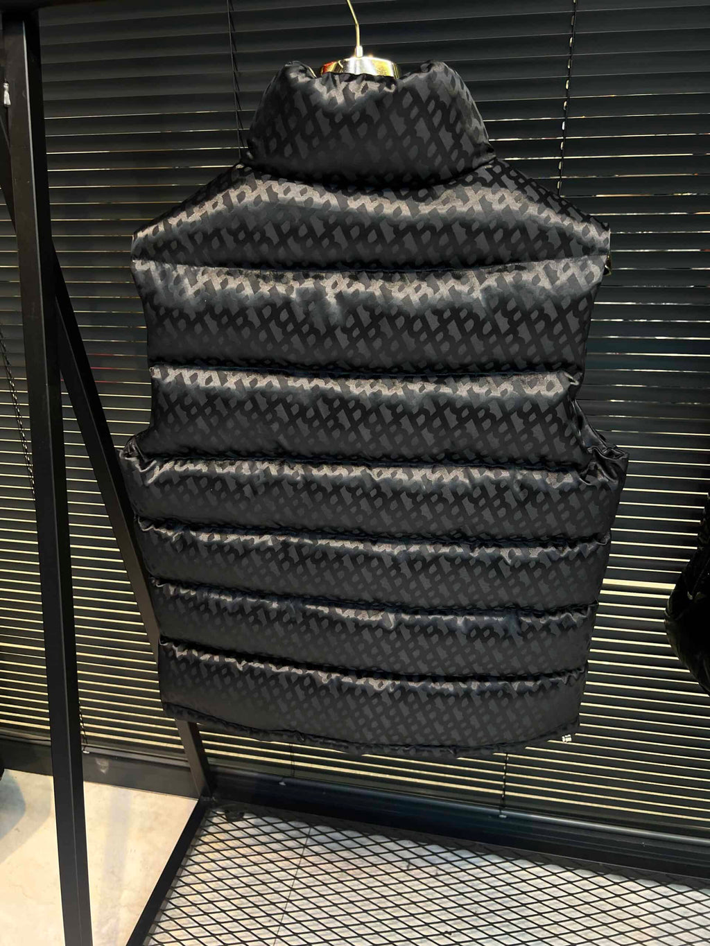 Αμάνικο Hugo Boss – B1350