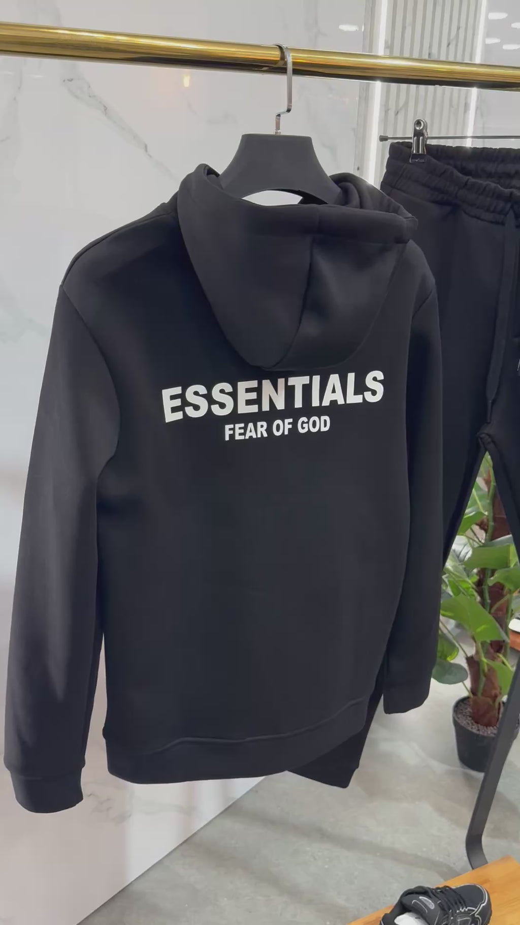 FEAR OF GOD ESSENTIALS Logo Printed Zipped Hoodie Tracksuit Set – Black - NEW1989